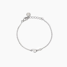 Cargar imagen en el visor de la galería, Bracciale neonato con lettera P e diamante Lab-Grown Welcome Baby Mabina 533925P