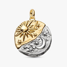 Carica l'immagine nel visualizzatore di Gallery, Charm Medallion XL Sole e Luna "Per Aspera Ad Astra"