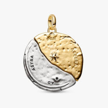 Carica l'immagine nel visualizzatore di Gallery, Charm Medallion XL Sole e Luna "Per Aspera Ad Astra"