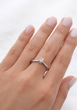 Carica l'immagine nel visualizzatore di Gallery, De Gaetano Gioielli Anello di Fidanzamento in oro bianco 9kt con Diamante naturale da 0,21 carati colore G purezza VS