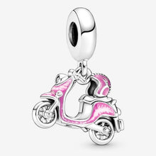 Carica l'immagine nel visualizzatore di Gallery, Charm Pendente Scooter Rosa