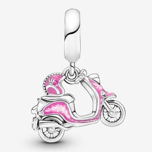 Carica l'immagine nel visualizzatore di Gallery, Charm Pendente Scooter Rosa