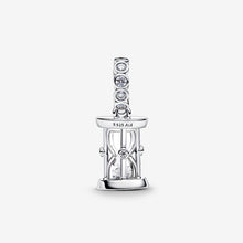 Carica l'immagine nel visualizzatore di Gallery, Charm Pendente Clessidra "Time is Precious"