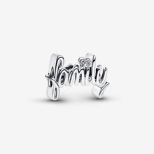 Cargar imagen en el visor de la galería, Charm "Family"