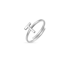 Cargar imagen en el visor de la galería, Anillo de mujer de acero con letra de Luca Barra
