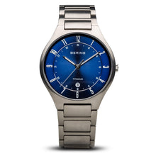 Cargar imagen en el visor de la galería, Reloj Bering Titanium 11739-707 solo horario para hombre
