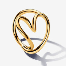 Carica l'immagine nel visualizzatore di Gallery, Anello Cuore Linea Sinuosa
