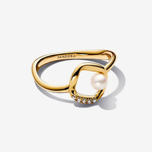 Load image into Gallery viewer, Anello Cerchio Linea Sinuosa con Perla d'Acqua Dolce Coltivata e Pavè

