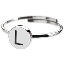 Cargar imagen en el visor de la galería, Anello da donna in acciaio con lettera smaltata Marlù 18AN018L-S
