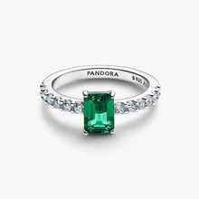 Carica l'immagine nel visualizzatore di Gallery, Anello Taglio Baguette Verde
