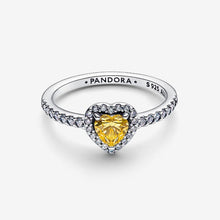 Load image into Gallery viewer, Anello Cuore in Rilievo Giallo
