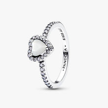 Load image into Gallery viewer, Anello Cuore in Rilievo Bianco
