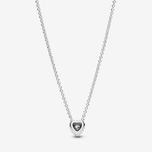 Cargar imagen en el visor de la galería, Collana Cuore in Rilievo
