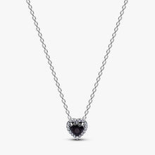 Cargar imagen en el visor de la galería, Collana Cuore in Rilievo Nero
