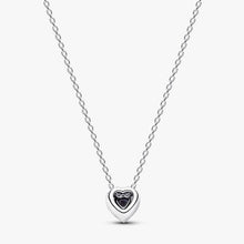 Cargar imagen en el visor de la galería, Collana Cuore in Rilievo Nero
