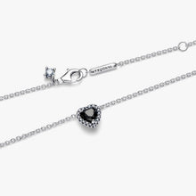 Cargar imagen en el visor de la galería, Collana Cuore in Rilievo Nero
