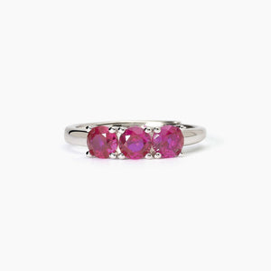 Anillo de mujer en plata rodiada con rubíes TRILOGY Mabina 523389