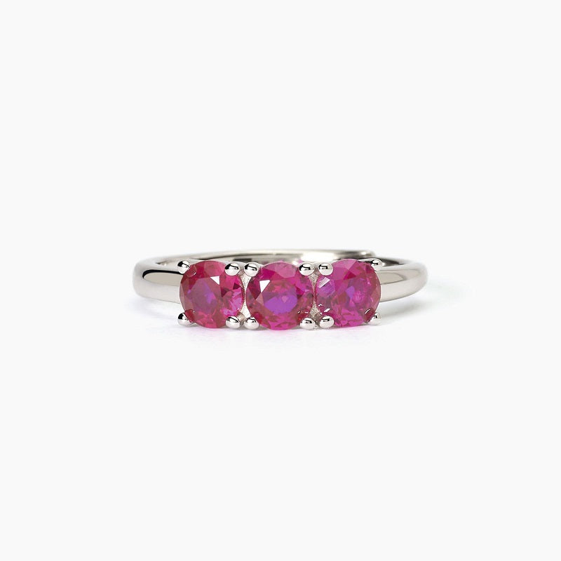 Anillo de mujer en plata rodiada con rubíes TRILOGY Mabina 523389