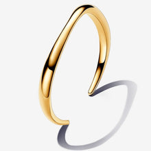 Carica l'immagine nel visualizzatore di Gallery, Bracciale Aperto Linea Sinuosa
