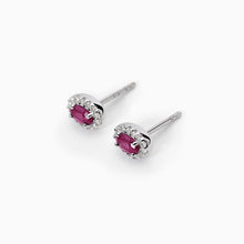 Carica l&#39;immagine nel visualizzatore di Gallery, Orecchini da donna in argento a lobo con rubini sintetici COOL OR RÉTRO? Mabina 563650
