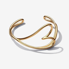 Carica l'immagine nel visualizzatore di Gallery, Bracciale Aperto Cuore Linea Sinuosa
