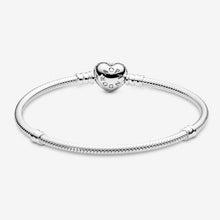 Carica l'immagine nel visualizzatore di Gallery, Bracciale con Chiusura a Cuore Pavè

