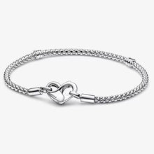 Load image into Gallery viewer, Bracciale Maglia Geometrica con Chiusura a Cuore
