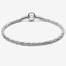 Carica l'immagine nel visualizzatore di Gallery, Bracciale Maglia Doppia Intrecciata con Chiusura a Sfera
