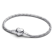Load image into Gallery viewer, Bracciale Maglia Snake Sfaccettata con Chiusura a Cuore

