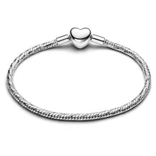 Load image into Gallery viewer, Bracciale Maglia Snake Sfaccettata con Chiusura a Cuore
