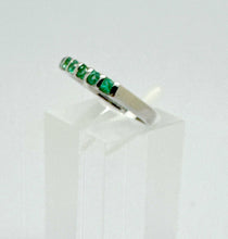 Cargar imagen en el visor de la galería, Veretta in oro bianco 9KT con Smeraldi naturali ct.0,39 code 9K/VEB04/17
