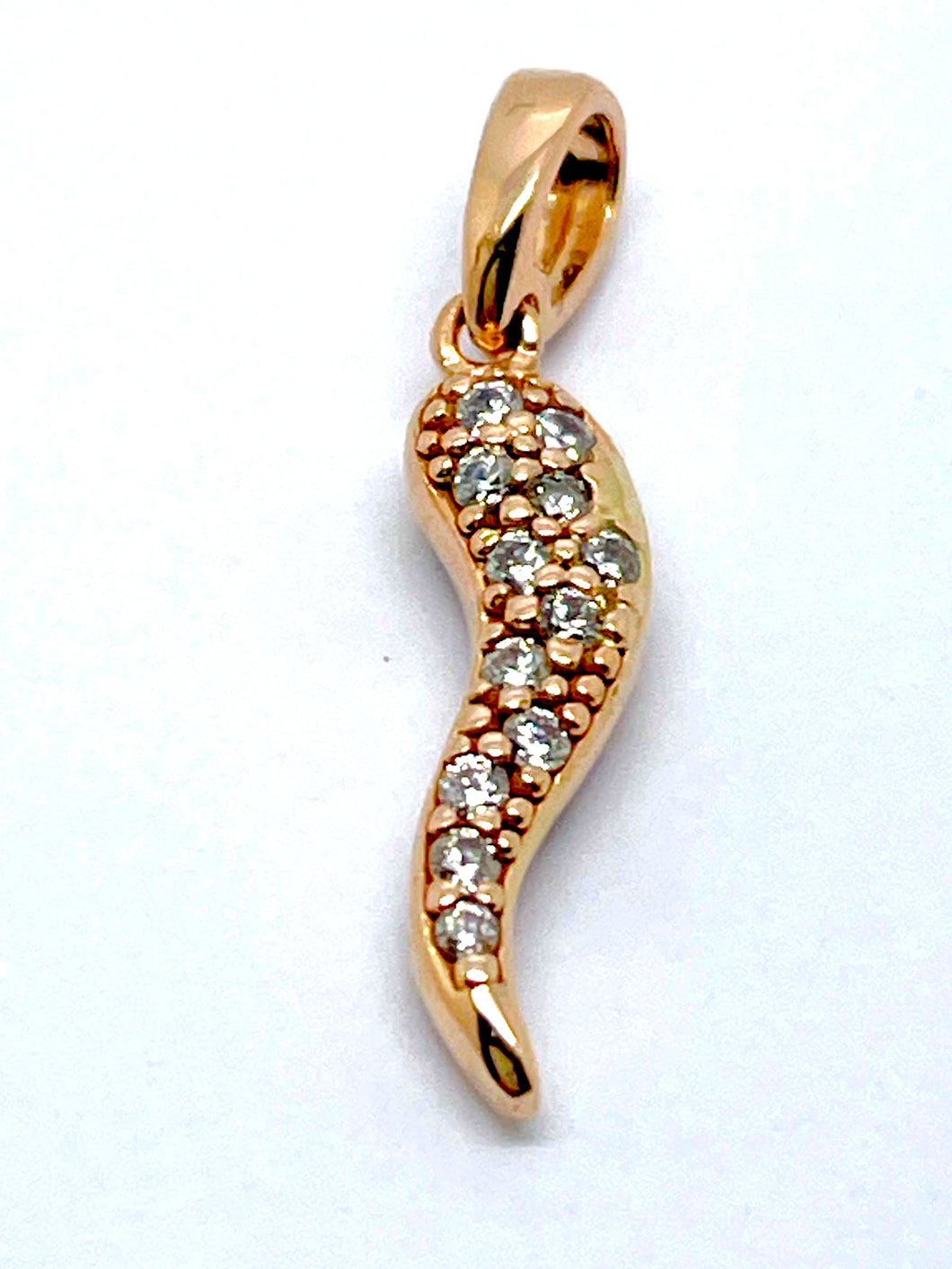 Rose Gold Horn with Zircons 18kt gold (750) gr 1.32 art 72017