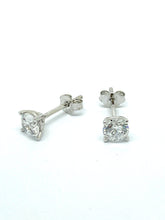 Load image into Gallery viewer, 72117 Earrings in 18 kt White Gold (750m) with zircon
