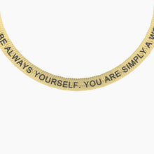 Cargar imagen en el visor de la galería, Bracciale da donna in acciaio dorato elastico con frase Kidult 732354
