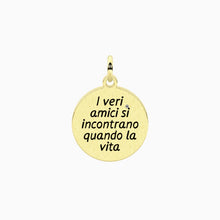 Carica l&#39;immagine nel visualizzatore di Gallery, Ciondolo in acciaio dorato con frase sull&#39;amicizia Kidult 741205
