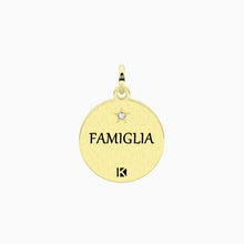 Carica l&#39;immagine nel visualizzatore di Gallery, Ciondolo in acciaio dorato con frase sulla famiglia Kidilt 741208

