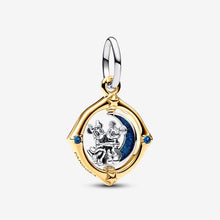 Load image into Gallery viewer, Charm Disney, Pendente Mickey Mouse e Minnie sulla Luna
