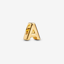Carica l'immagine nel visualizzatore di Gallery, Charm Lettera piccola

