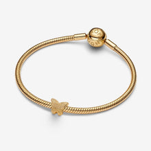 Carica l'immagine nel visualizzatore di Gallery, Mini Charm Farfalla effetto diamantato
