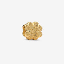 Carica l'immagine nel visualizzatore di Gallery, Mini Charm Quadrifoglio effetto diamantato
