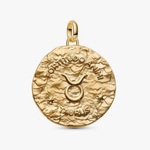 Cargar imagen en el visor de la galería, Charm Medallion XL Toro "Fortitudo Animi"
