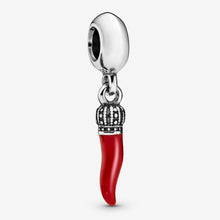 Carica l'immagine nel visualizzatore di Gallery, Charm pendente Cornetto portafortuna
