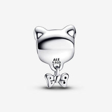 Carica l'immagine nel visualizzatore di Gallery, Charm Gattino con Fiocco
