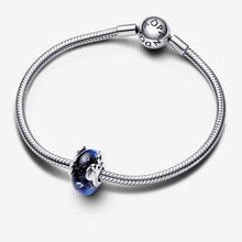Carica l'immagine nel visualizzatore di Gallery, Charm Disney, Mickey e Minnie, Vetro di Murano Blu

