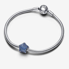 Carica l'immagine nel visualizzatore di Gallery, Charm Stella Pavè Blu
