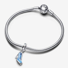 Cargar imagen en el visor de la galería, Charm pendente Disney, Scarpetta di Cenerentola
