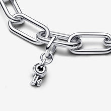 Carica l'immagine nel visualizzatore di Gallery, Charm Mini Pendente Key Pandora ME
