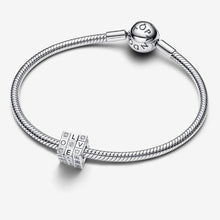 Load image into Gallery viewer, Charm Cubo LOVE
