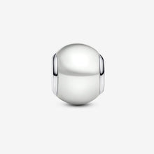 Cargar imagen en el visor de la galería, Charm Sfera con Perla Artificiale
