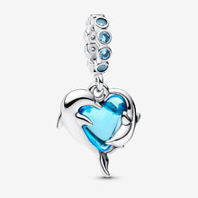 Carica l'immagine nel visualizzatore di Gallery, Charm Pendente Delfini e Cuore Vetro di Murano
